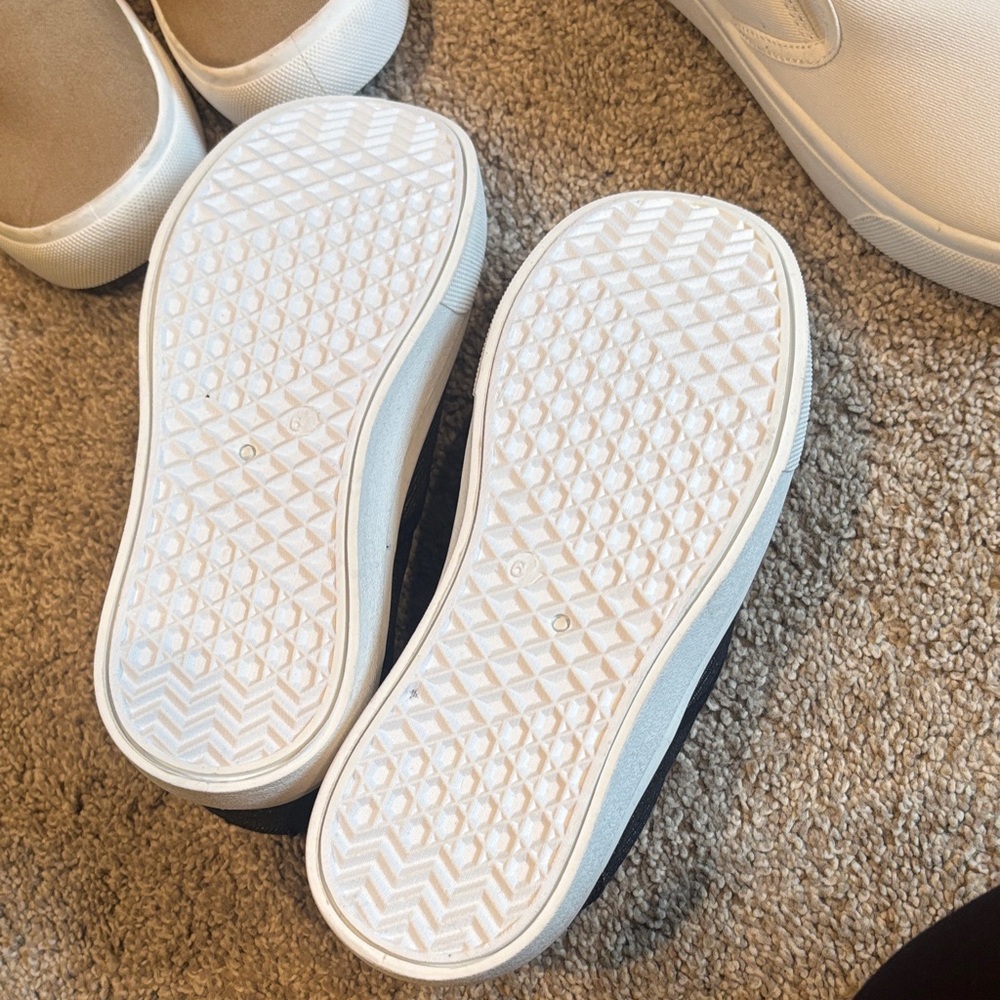 Maurice’s slip ons - Picture 4 of 15